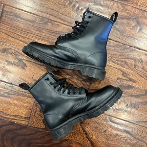 Dr. Martens 1460 Mono Black Smooth Boots (Men’s US6 / UK5 / EUR38)